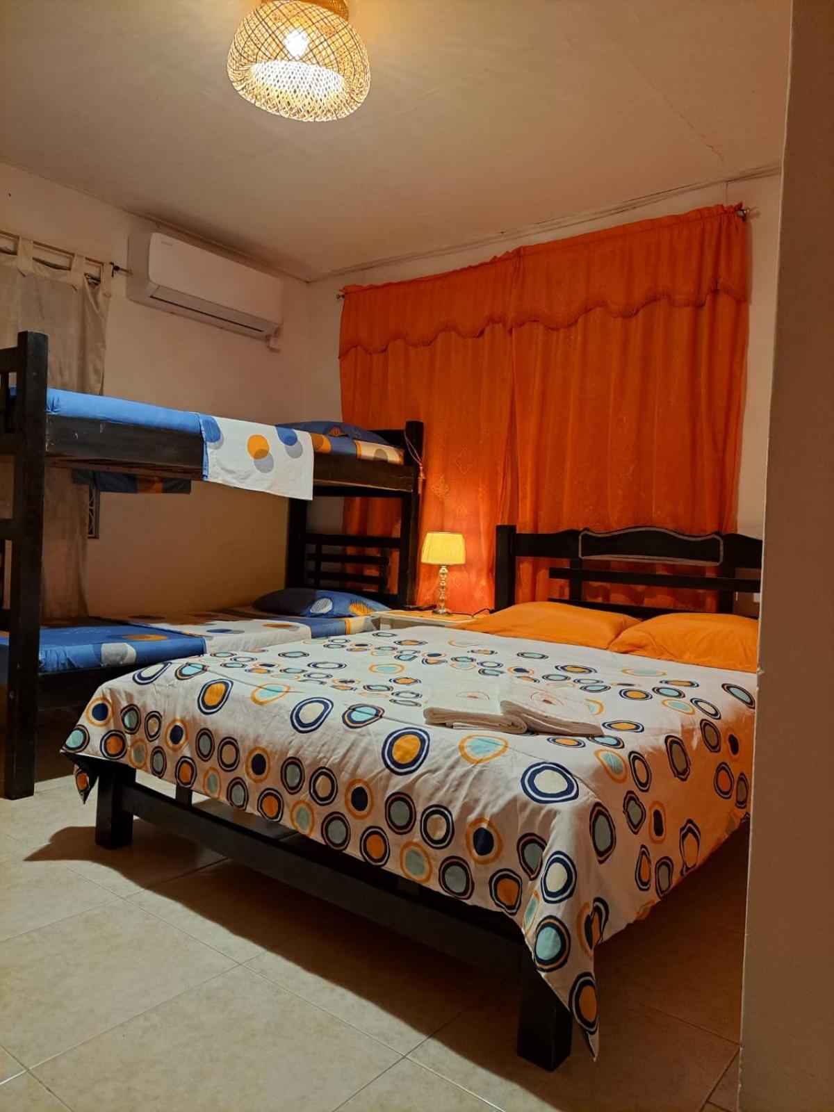 Hostel Shalom Adonai Cartagena Exterior foto