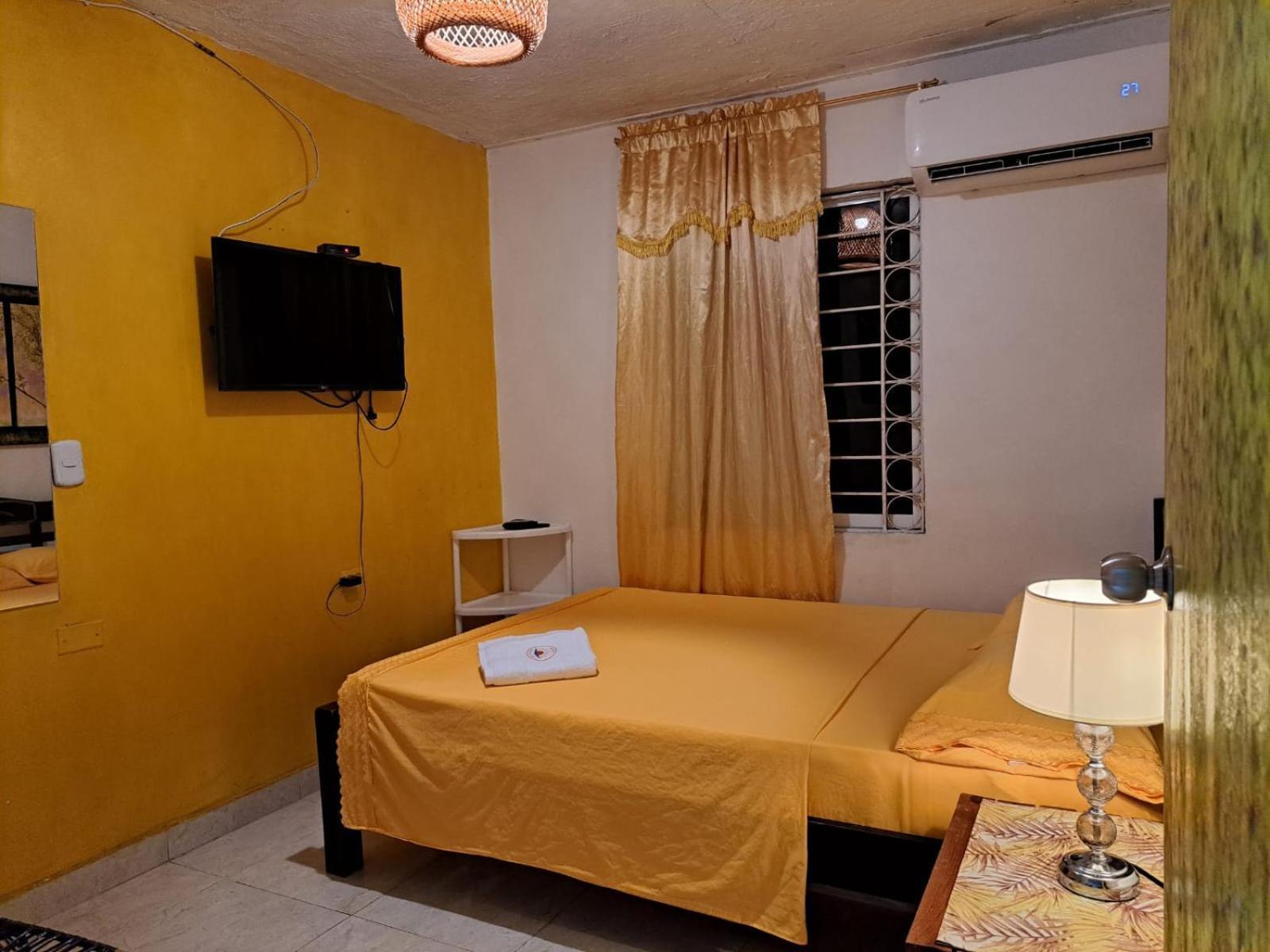 Hostel Shalom Adonai Cartagena Exterior foto